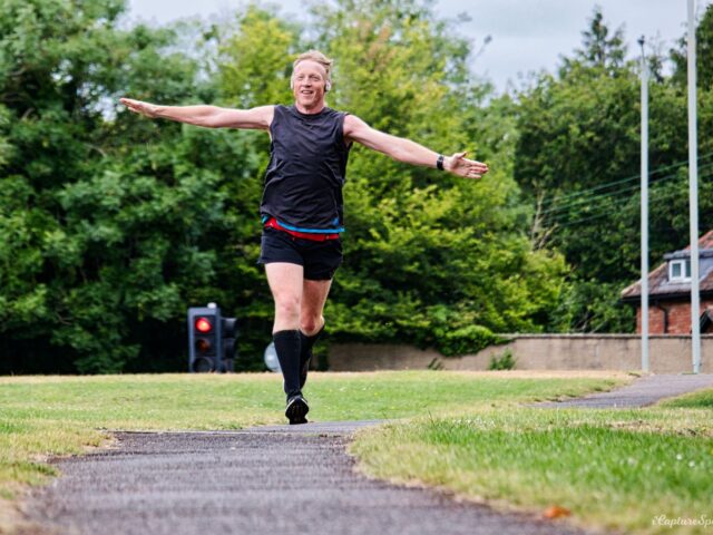 iCaptureSport's Neil Perry capture me early enough in my Endure ultra for aeroplane arms